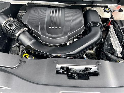 Used 2025 GMC Acadia Elevation FWD image 33
