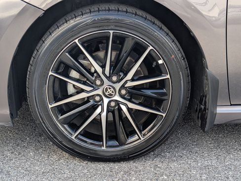 Used 2022 Toyota Camry SE image 10