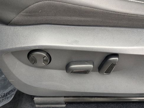 Used 2022 Volkswagen Tiguan SE R-Line image 31