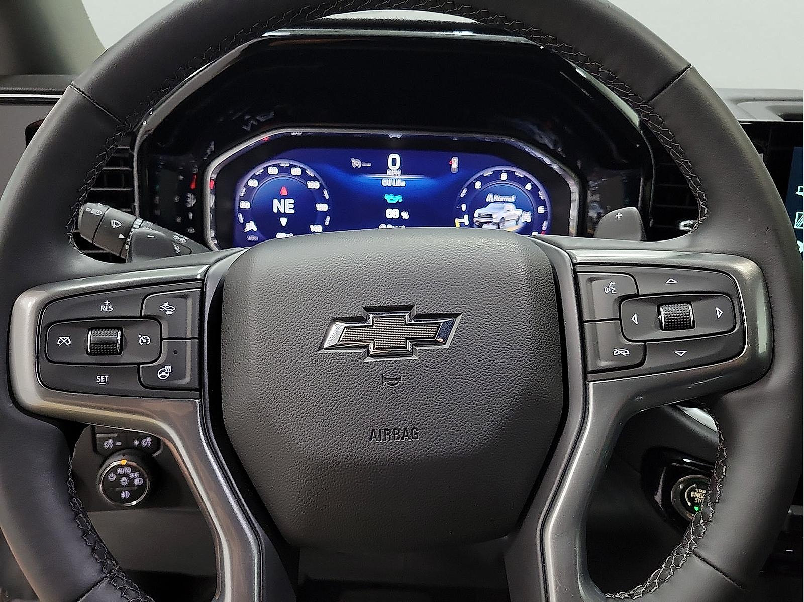 Used 2026 Chevrolet Silverado 1500 LT Trail Boss w/ Convenience Package II AWD/4WD image 16