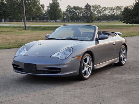Used 2004 Porsche 911 Carrera image 2
