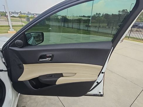 Used 2017 Acura ILX FWD image 19