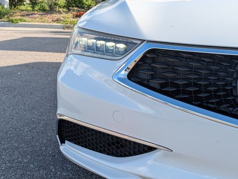 Used 2019 Acura TLX FWD image 9