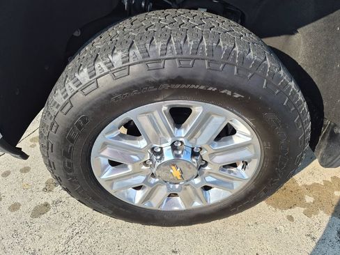 Used 2024 Chevrolet Silverado 2500 High Country w/ High Country Premium Package AWD/4WD image 7