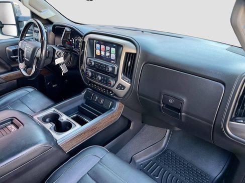 Used 2019 GMC Sierra 2500 Denali w/ Duramax Plus Package AWD/4WD image 30