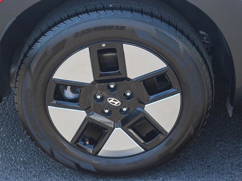 Used 2025 Hyundai Santa Fe SEL FWD image 12