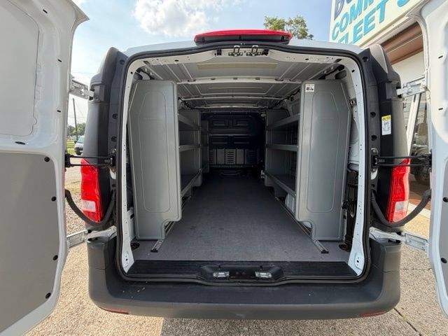 Used 2023 Mercedes-Benz Metris image 7