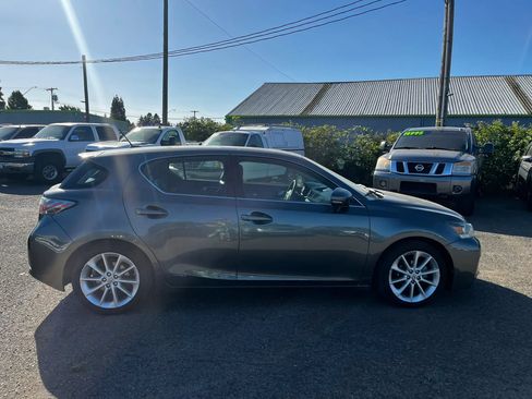 Used 2011 Lexus CT 200h Premium w/ Premium Audio Pkg FWD image 2