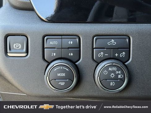 Used 2025 Chevrolet Silverado 1500 RST w/ Convenience Package II AWD/4WD image 28