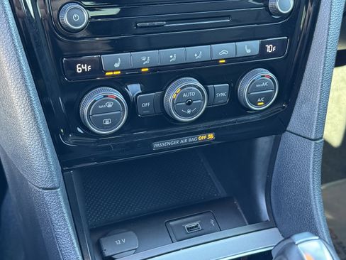 Used 2022 Volkswagen Passat 2.0T R-Line image 29