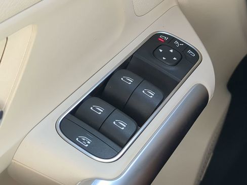 Certified 2025 Mercedes-Benz GLA 250 image 11