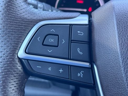 Used 2023 Toyota Sienna Platinum AWD/4WD image 9