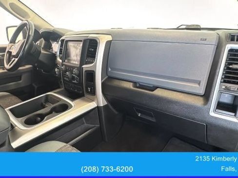 Used 2019 RAM 1500 Classic SLT w/ Black Appearance Group AWD/4WD image 18