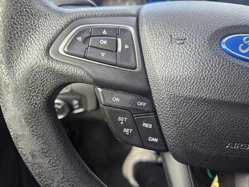 Used 2015 Ford Focus SE image 39