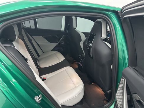 Used 2026 BMW M5 w/ Executive Package image 25