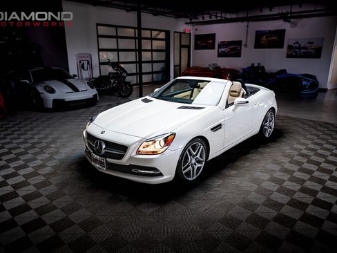 Used 2012 Mercedes-Benz SLK 350 image 3