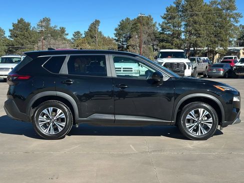 Used 2023 Nissan Rogue SV AWD/4WD image 2