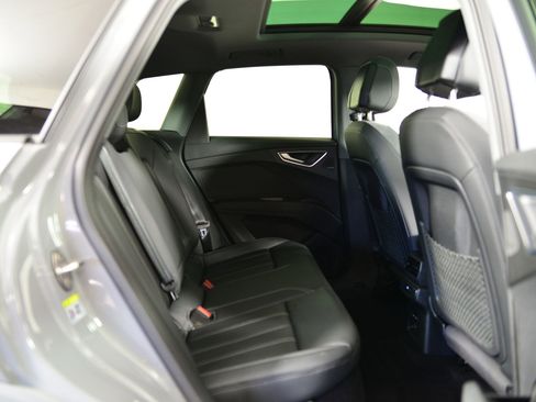 Used 2024 Audi Q4 e-tron Premium Plus image 19