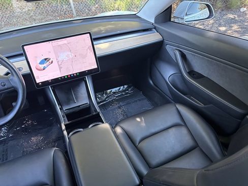Used 2018 Tesla Model 3 Mid Range RWD image 19