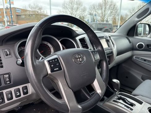 Used 2013 Toyota Tacoma 4x4 Double Cab w/ TRD Off-Road Pkg image 7