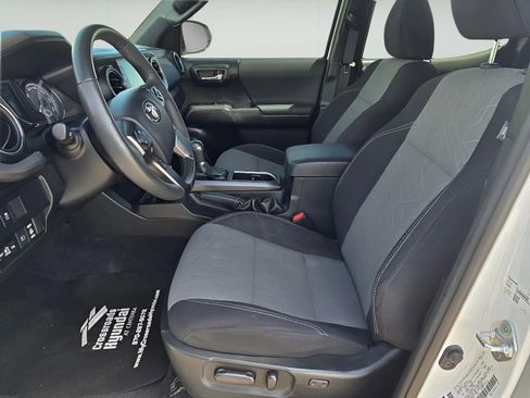 Used 2021 Toyota Tacoma TRD Sport w/ Technology Package AWD/4WD image 26