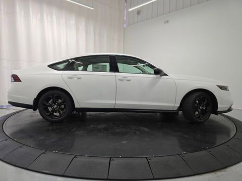 Used 2025 Honda Accord SE image 27