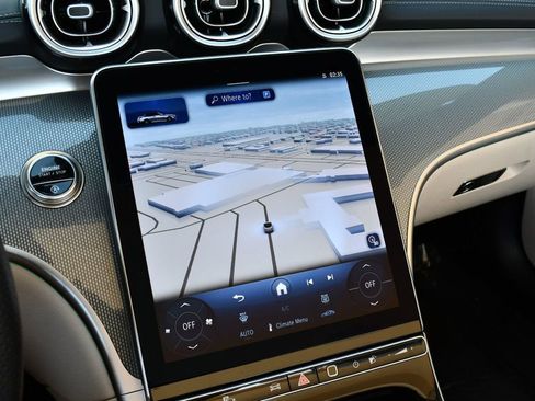 Used 2025 Mercedes-Benz CLE 300 4MATIC Cabriolet image 13