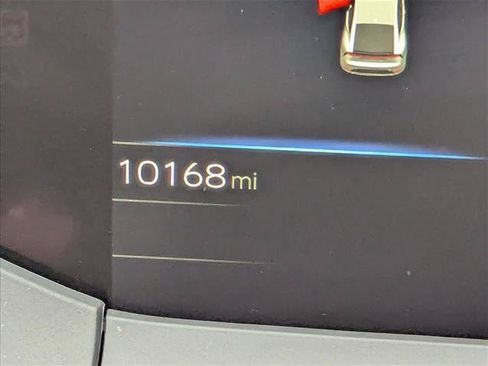 Used 2024 Toyota Prius XLE FWD image 10