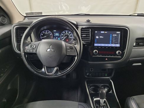 Used 2020 Mitsubishi Outlander SE image 22
