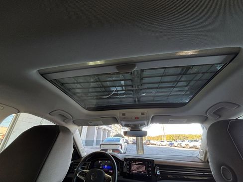 Used 2025 Volkswagen Jetta SE image 22