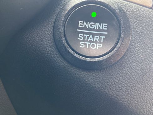 Used 2022 Ford Escape SE w/ SE Sport Appearance Package AWD/4WD image 21