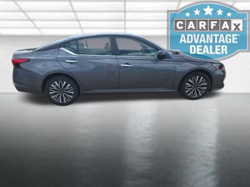 Used 2025 Nissan Altima 2.5 SV FWD image 7