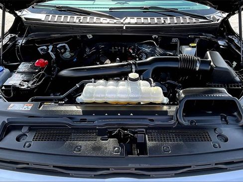 Used 2024 Ford Expedition XLT image 5