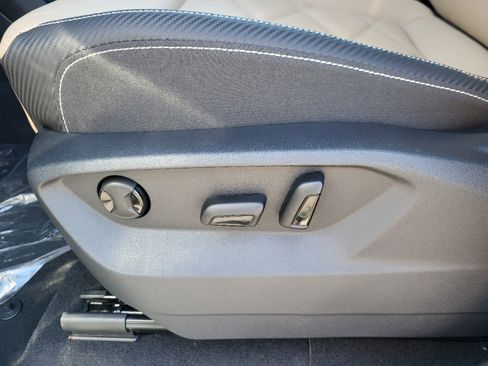 New 2025 Volkswagen Atlas Cross Sport SE image 14