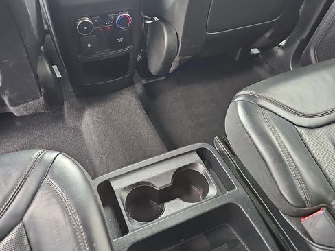 Used 2020 Ford Explorer Platinum w/ Premium Technology Package image 18