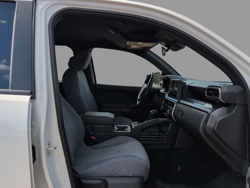 Used 2025 Toyota Tacoma SR5 RWD image 17