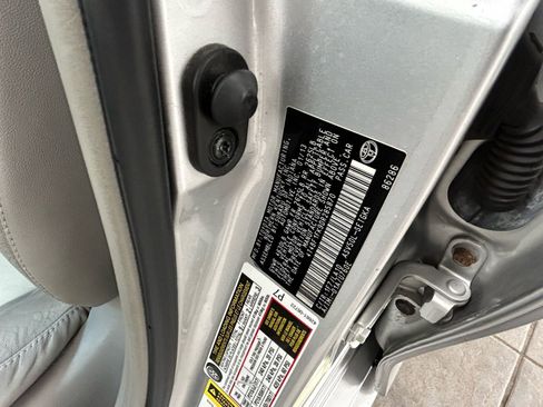 Used 2013 Toyota Camry XLE w/ Leather Pkg image 33