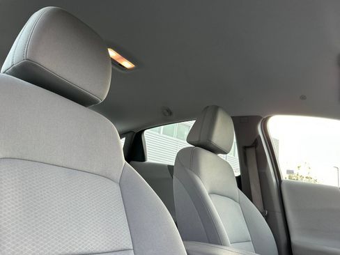 Used 2021 Chevrolet Malibu LT image 17