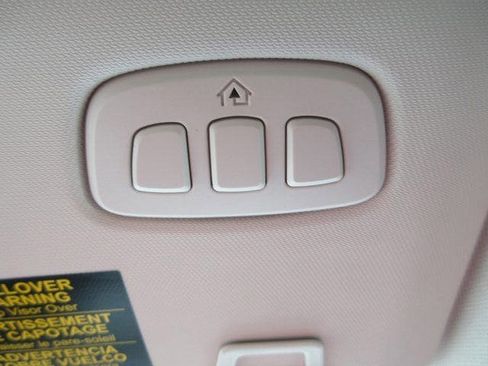 Used 2025 Ford Escape SE w/ PHEV Premium Package FWD image 17