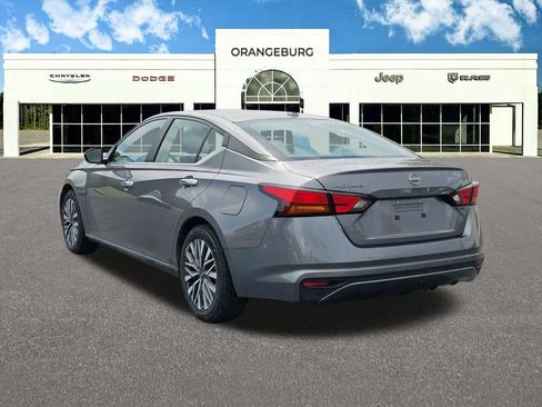 Used 2025 Nissan Altima 2.5 SV FWD image 6