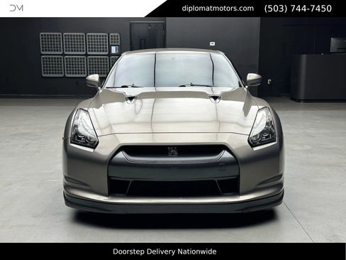 Used 2009 Nissan GT-R Premium image 11