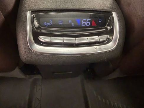 Used 2022 Cadillac XT6 Premium Luxury w/ Technology Package image 13