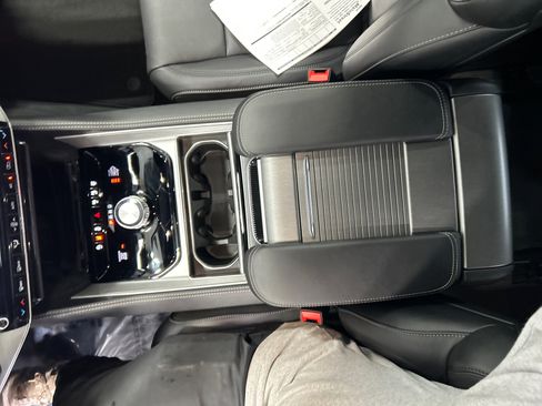 New 2026 Jeep Grand Wagoneer Limited AWD/4WD image 15