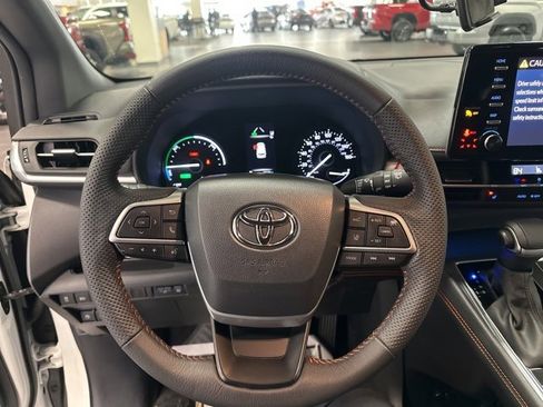Used 2024 Toyota Sienna XSE image 19