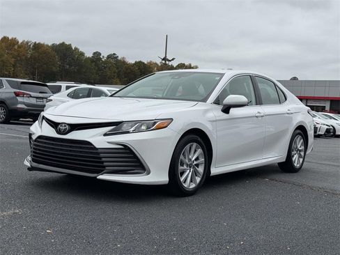 Used 2024 Toyota Camry LE image 23