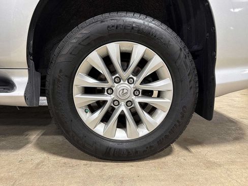 Used 2019 Lexus GX 460 Premium w/ Premium Package AWD/4WD image 10