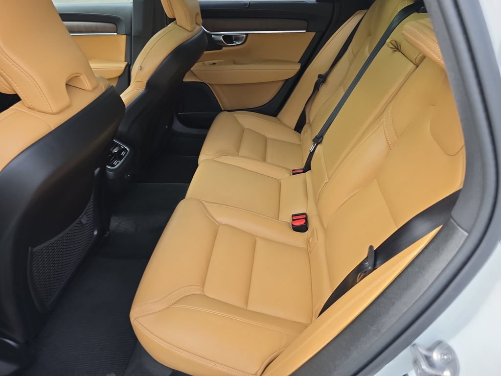Certified 2025 Volvo V90 B6 Cross Country Ultra AWD/4WD image 10