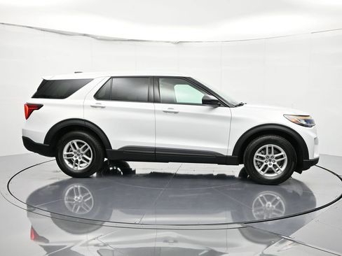 New 2026 Ford Explorer Active image 5