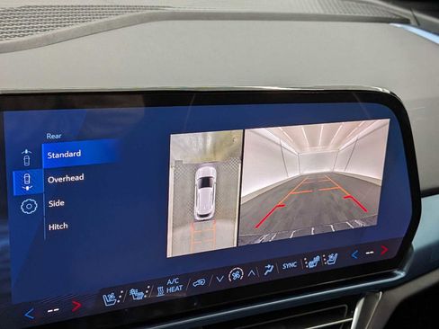 New 2026 Chevrolet Equinox EV LT image 28