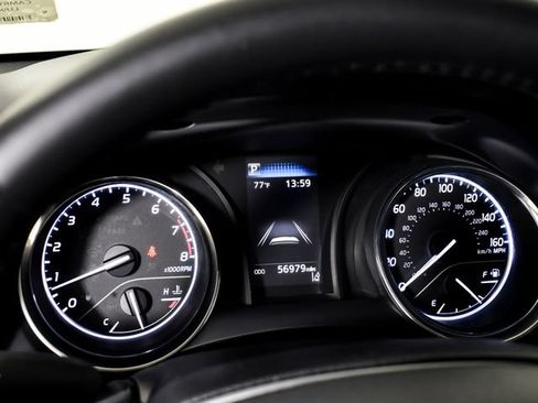 Used 2020 Toyota Camry SE FWD image 22